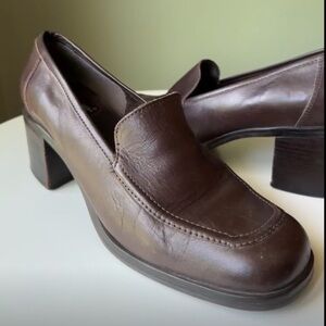 Y2K Nine West Hauser Soft Leather Slip- On Heeled Loafer Academia Vintage Size 9